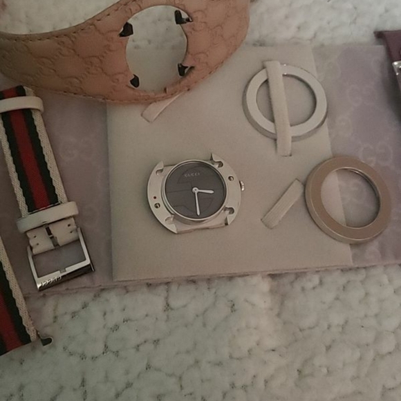 Gucci watch - Picture 2 of 3